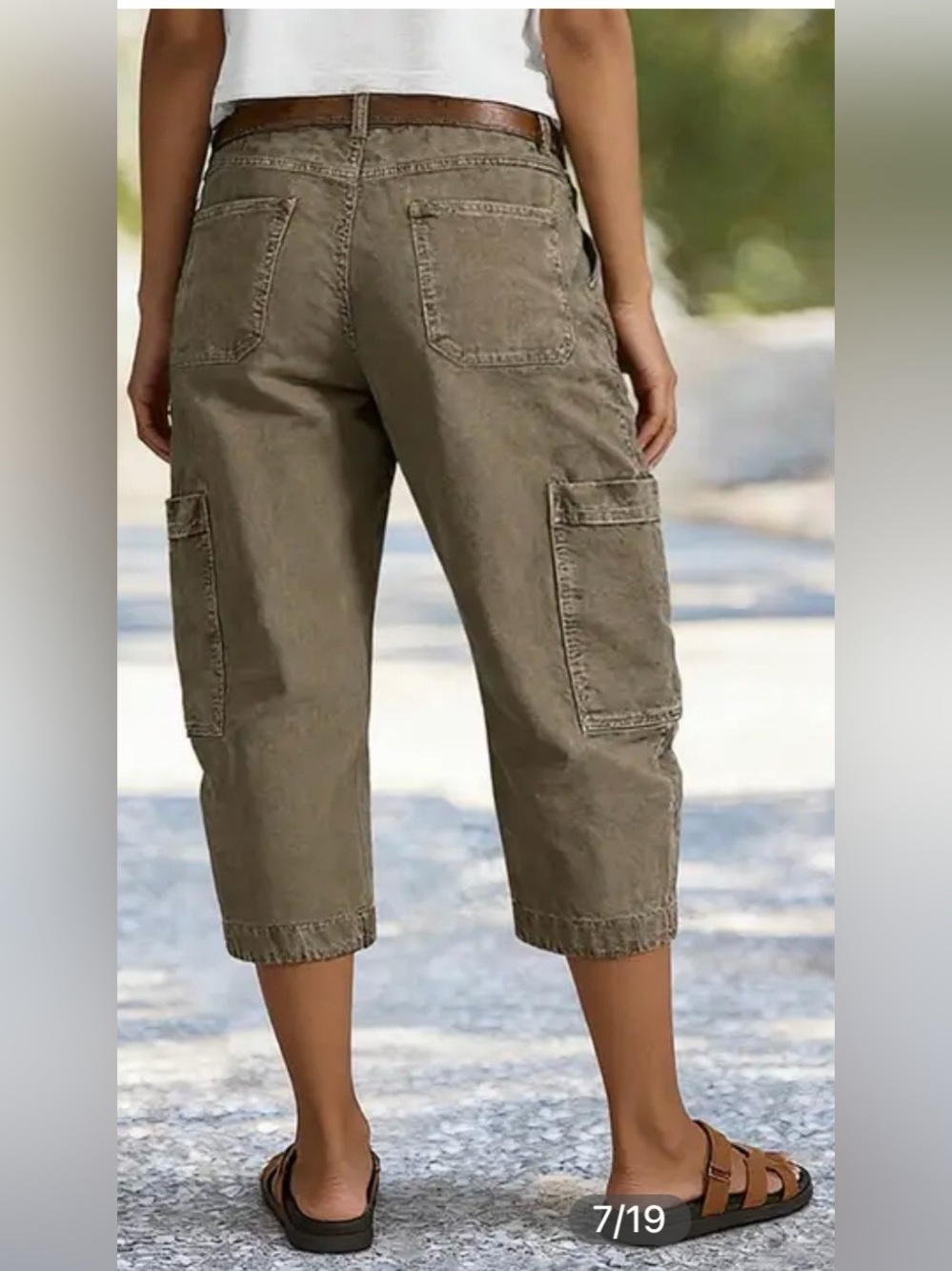 Flamingals Patch Pocket Seam Front Mid Rise Barrel Leg Capri Pants - Picture 3 of 14
